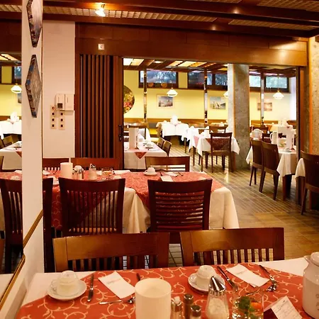 Holidaysport Aparthotel 3*